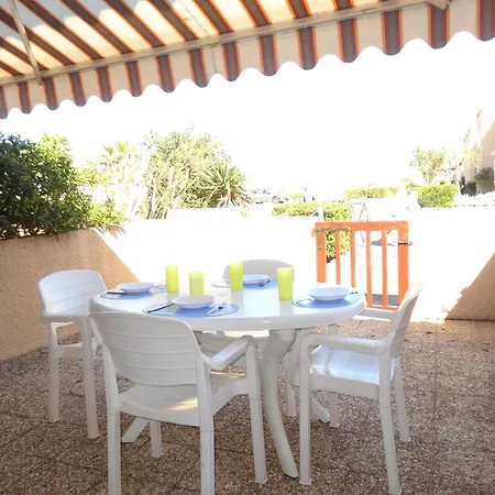 Maison 2 Pieces Avec Mezzanine, Acces Direct Plage, Terrasse, Parking, 6 Couchages, Animaux Acceptes. - Fr-1-229d-124 * Saint-Pierre-la-Mer (Aude)